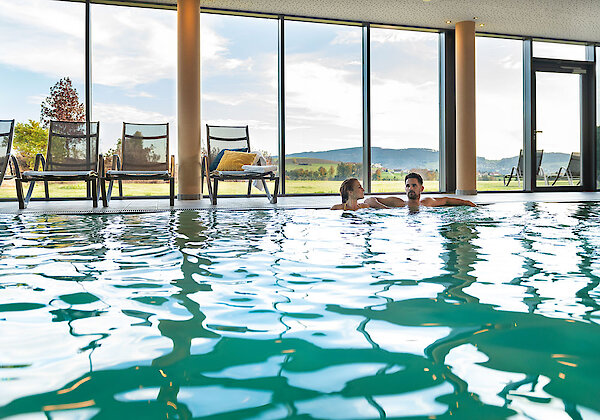 Hallenbad im Wellnesshotel